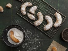 Cornes de gazelle : une experte dévoile ses secrets pour les réaliser parfaitement à la maison !