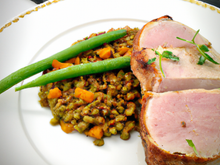 Filet de porc fermier rôti à la plancha, Lentilles Vertes du Puy aux brins de légumes