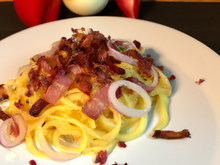 Bucatini aux lardons, poivron et oignon