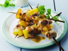 Mini brochettes de poulet mariné