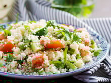 Ni pâtes, ni riz, cet ingrédient est pourtant idéal pour faire des salades sans faire bouillir de l'eau !
