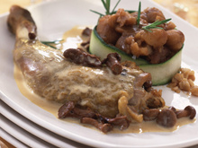 Pintade rôtie sauce au foie gras