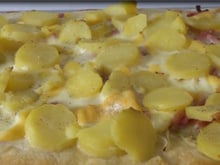 Pizza tartiflette ou pizza savoyarde