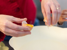Saviez vous que vous pouviez séparer facilement le jaune du blanc de l’œuf avec cet objet qui finit en principe à la poubelle ?