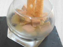 Compotée de poire au foie gras, mouillette de pain d'épices