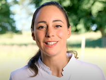 “Le gâteau de l’été par excellence” : la meilleure pâtissière du monde Nina Métayer vous partage sa recette de clafoutis aux cerises !