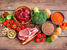 Aliments les plus riches en fer et ceux à éviter : viandes, légumes, poissons & idées de repas