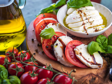Salade tomates-mozzarella : l’erreur fatale que l'on fait tous et qui gâche totalement ce classique de l'été