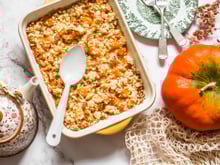 Cyril Lignac a une recette parfaite pour l’automne : un crumble salé au potimarron !