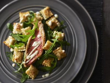 Rouget barbet, crème d'ail et Ravioles croustillantes au basilic