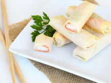 Nems au surimi et sa sauce fromage-ciboulette