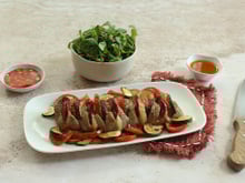 Cette recette de filet mignon façon hasselback aux légumes du soleil va mettre tout le monde d’accord !