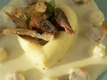 Mousse de choux fleur, coques, crevettes grises et beurre de Sancerre....