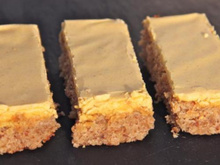 Gâteau aux noix et son glaçage