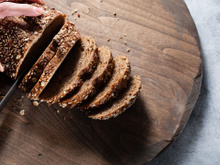 Vous allez sûrement lui poser la question : certains boulangers trichent-ils sur la farine des pains complets ?