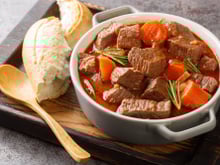 Connaissez-vous le miroton de bœuf, cette recette à préparer avec les restes du pot au feu ?