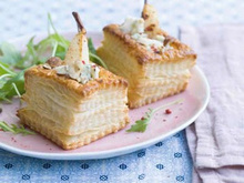 Bouchées à la reine poire, bleu et noisettes