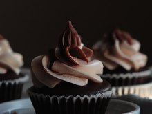 Cupcakes au chocolat et glaçage mystère