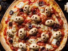 Transformez votre pizza en une version effrayante pour Halloween grâce à cette astuce