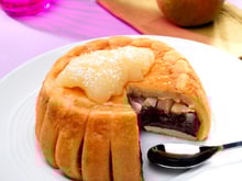 Charlotte poire, chocolat noir et coco