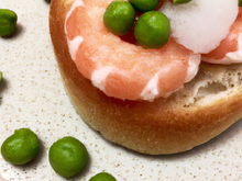 Pain de saumon, crevettes et petits pois