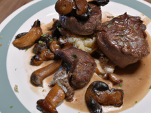 Filet mignon de biche aux champignons