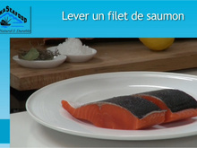 Lever un filet de saumon - Alaska SeaFood