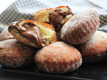 Beignets fourrés à la pâte à tartiner