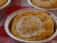 Cake aux courgettes, menthe et parmesan