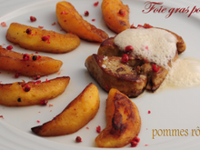 Foie gras poêlé à l'émulsion de pommes épicées et pommes roties