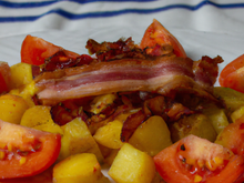 Pomme de terre au bacon et tomates
