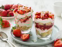 Nos meilleures recettes de desserts aux fraises pour Pâques