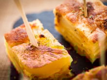 Combien d'œufs faut-il mettre dans l'omelette aux pommes de terre Tortilla pour qu'elle soit parfaite et juteuse ?