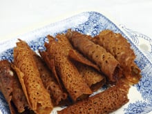 8 recettes de tuiles salées et sucrées pour changer des tuiles aux amandes