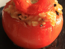 Tomates farcies et risotto au cabillaud