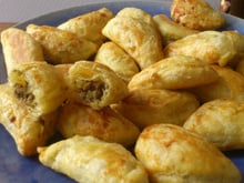 Mini-feuilletés à la viande et aux épices