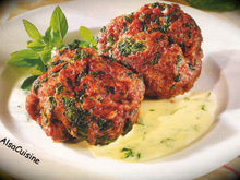 Boulettes de viande hachée aux épinards, sauce fromage basilic