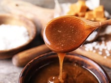 Vous n’y croirez pas : voici comment préparer du caramel sans sucre ajouté pour vos desserts et pâtisseries