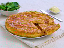 Tourte provençale au thon, légumes d'été et Mayonnaise de Dijon®