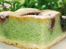 Carrés façon financier au thé matcha et aux cerises noires : vive l'heure du thé !