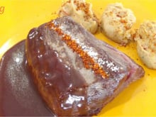 Pavé de venaison, sauce au vin rouge