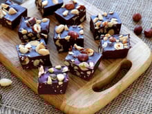 Carrés au chocolat, Nutella et fruits secs