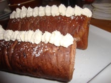 Gâteau roulé moelleux, mascarpone et cacao