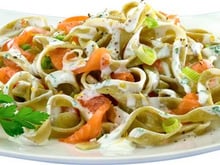 Tagliatelles vertes au Philadelphia et au saumon fumé