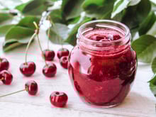 Fraises, mirabelles, melon… 10 recettes de confitures aux fruits d’été à faire à la maison