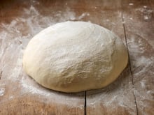 Pâte à tarte maison : voici notre astuce pour diviser le temps de repos par 2 !