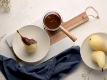 “Ça va être du lourd !” : Philippe Etchebest dévoile sa recette de poire au chocolat comme au restaurant