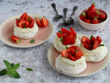 Mini pavlovas aux Fraises du Périgord IGP