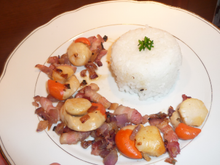 Saint Jacques aux oignons rouges