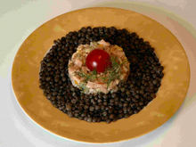 Tartare de saumon et sa salade de lentilles